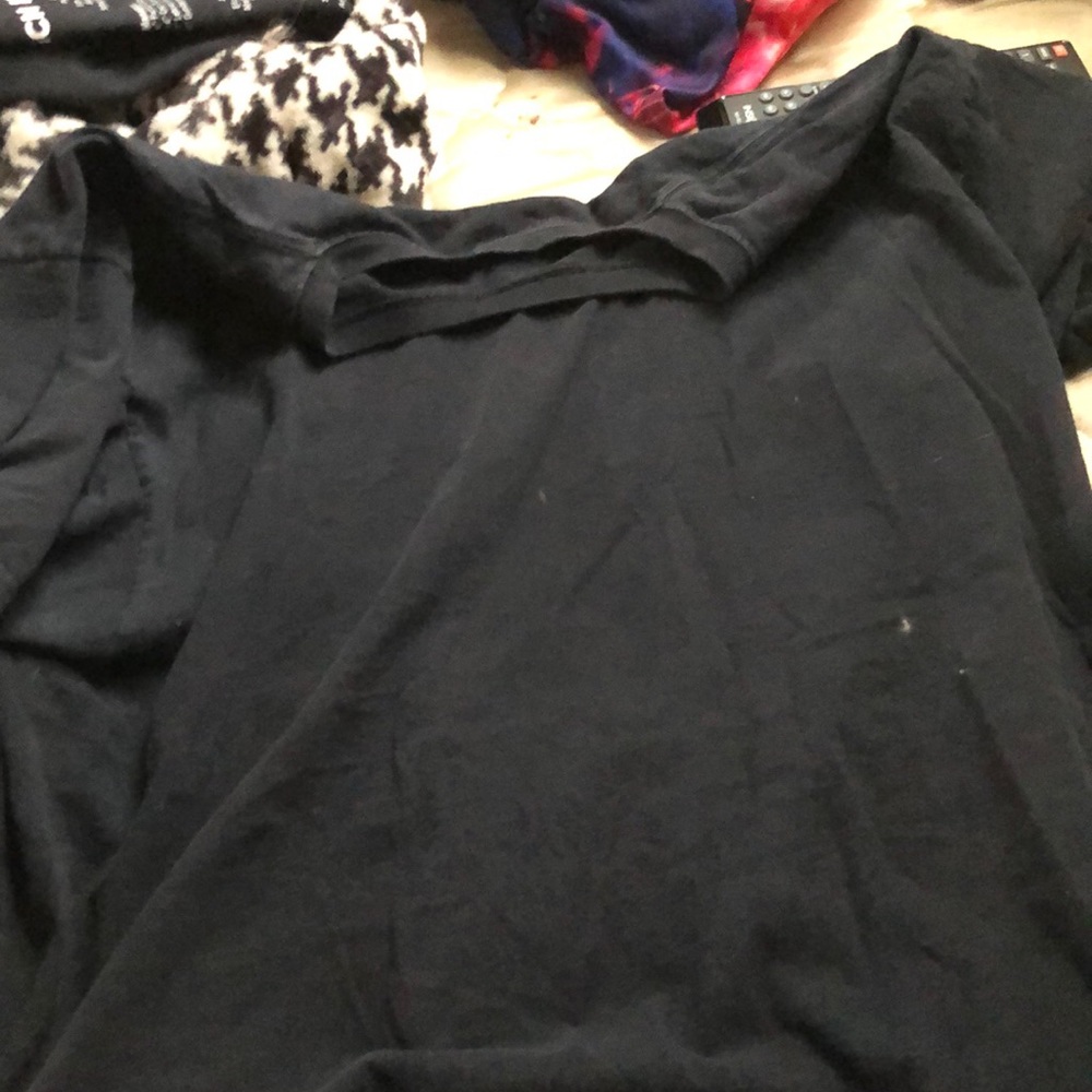 Black tee